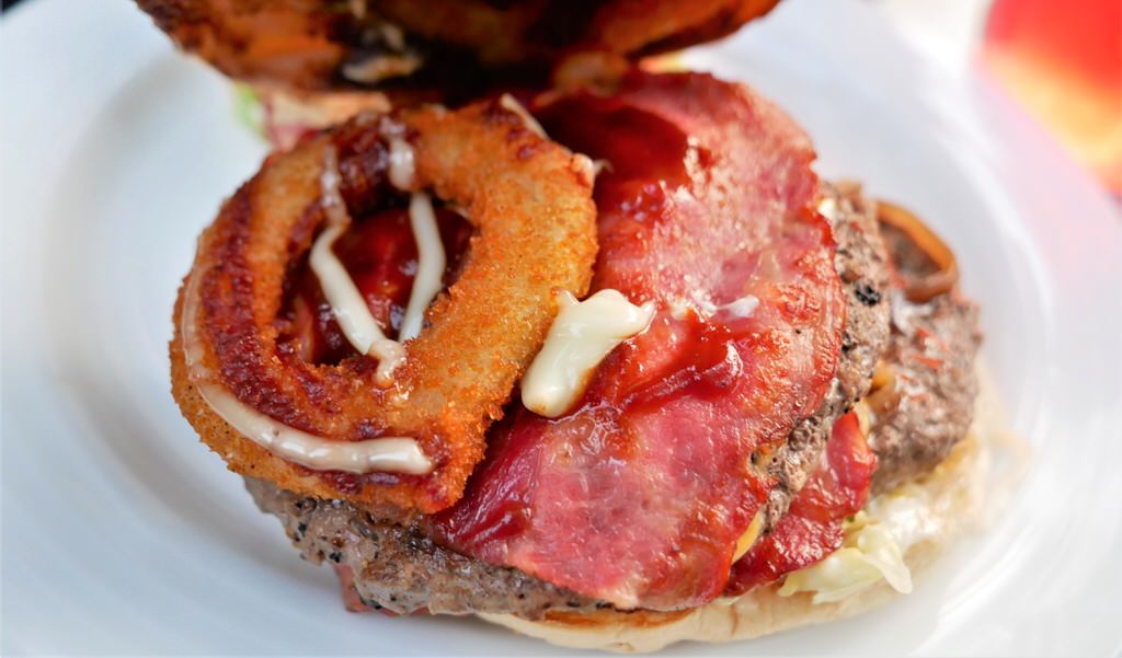 斯威比漢堡 Sweet bits and Burgers︱美味又道地的澳洲漢堡在中興新村!午後飄揚起異國香味～114.8.21重新開幕!