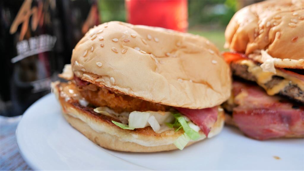 私家特調咔啦雞腿堡