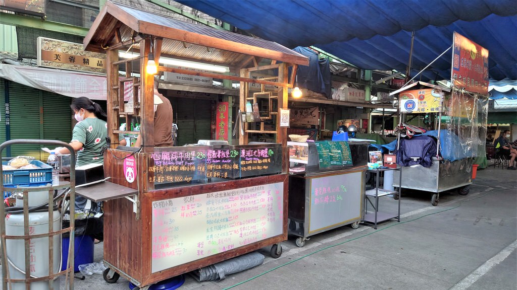 斯威比漢堡 Sweet bits and Burgers︱美味又道地的澳洲漢堡在中興新村!午後飄揚起異國香味～114.8.21重新開幕!