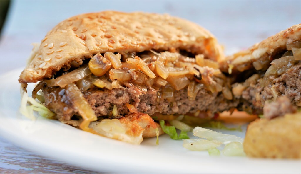 中興-斯威比漢堡 Sweet bits and Burgers (黑胡椒牛肉堡)-side