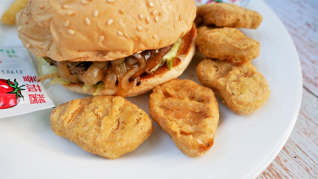 斯威比漢堡 Sweet bits and Burgers︱美味又道地的澳洲漢堡在中興新村!午後飄揚起異國香味～114.8.21重新開幕!