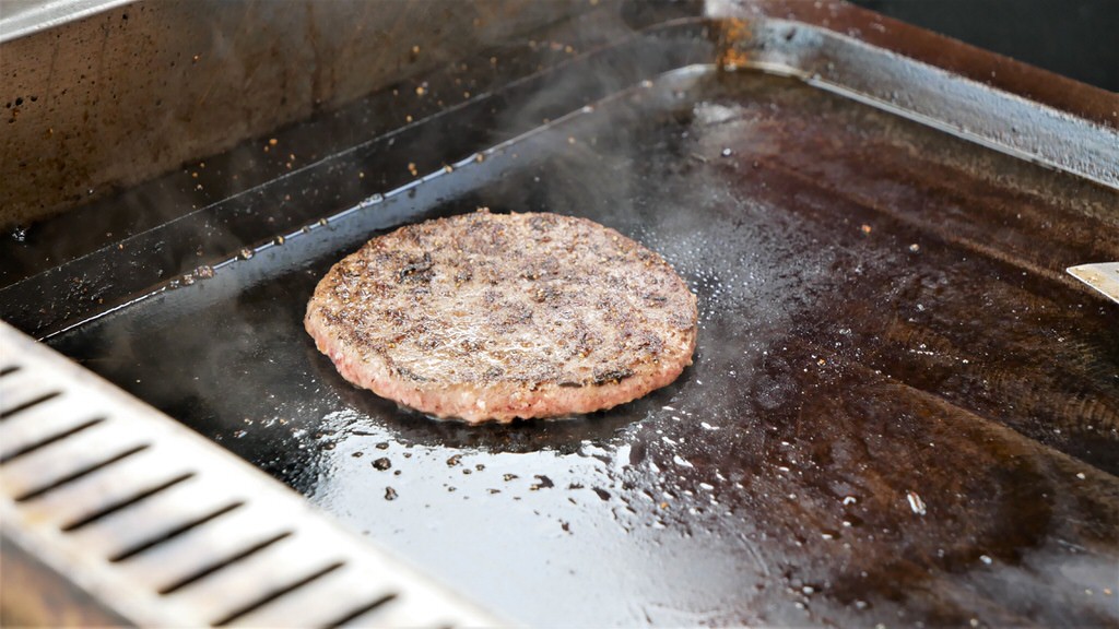 斯威比漢堡 Sweet bits and Burgers︱美味又道地的澳洲漢堡在中興新村!午後飄揚起異國香味～114.8.21重新開幕!
