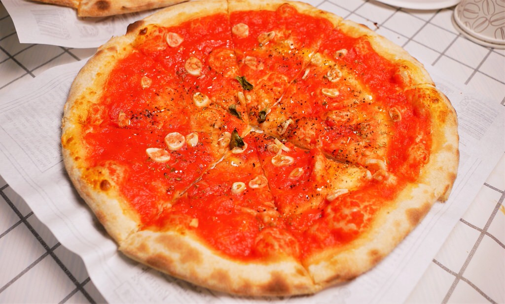 安安你好︱草屯住宅區創新與經典完美結合的南投義式披薩店@體驗開箱～110.12.8開幕