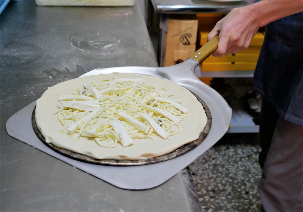 安安你好︱草屯住宅區創新與經典完美結合的南投義式披薩店@體驗開箱～110.12.8開幕