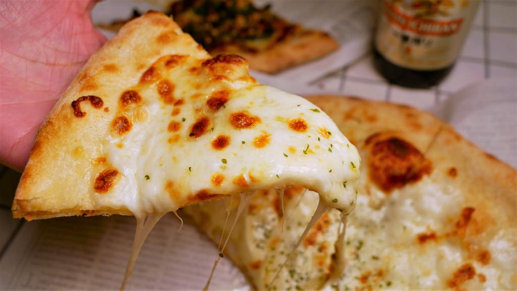 安安你好︱草屯住宅區創新與經典完美結合的南投義式披薩店@體驗開箱～110.12.8開幕