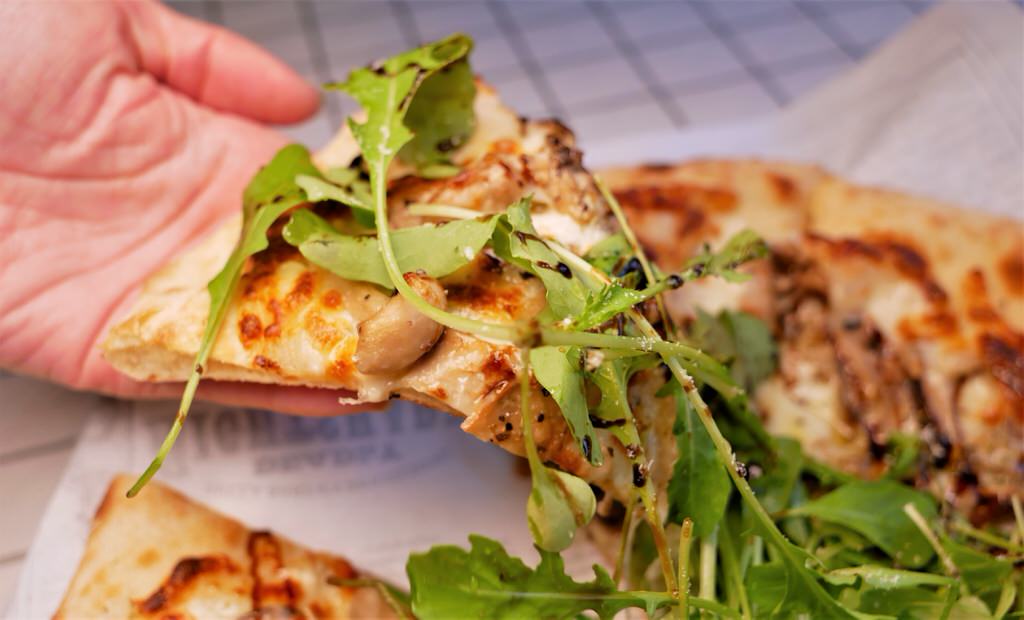 安安你好︱草屯住宅區創新與經典完美結合的南投義式披薩店@體驗開箱～110.12.8開幕