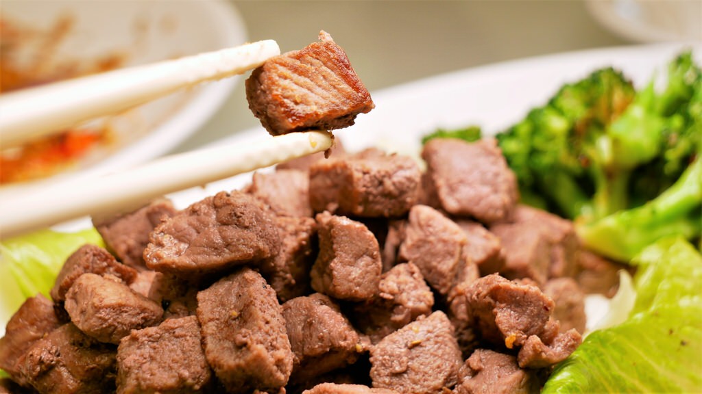 2訪拾粵茶餐館︱年節尾牙家庭聚餐首選!在草屯郊區LED燈廠裡的奢華饗宴 - 第27張圖 2訪拾粵茶餐館︱年節尾牙家庭聚餐首選!在草屯郊區LED燈廠裡的奢華饗宴