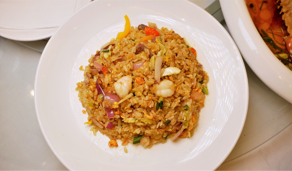 2訪拾粵茶餐館︱年節尾牙家庭聚餐首選!在草屯郊區LED燈廠裡的奢華饗宴