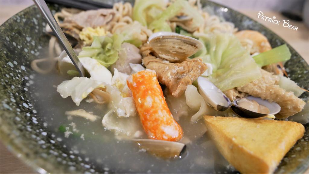 草沺鍋燒專賣店︱宛如小火鍋豐盛般的草屯豚骨鍋燒麵～111.3換手為 超人鍋燒專賣店