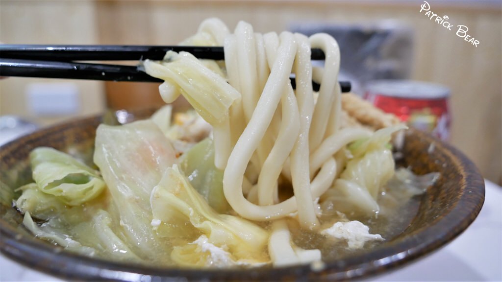 草沺鍋燒專賣店︱宛如小火鍋豐盛般的草屯豚骨鍋燒麵～111.3換手為 超人鍋燒專賣店