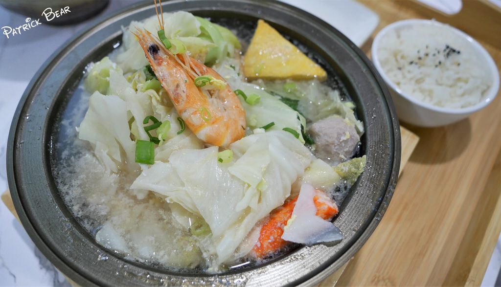 草沺鍋燒專賣店︱宛如小火鍋豐盛般的草屯豚骨鍋燒麵～111.3換手為 超人鍋燒專賣店