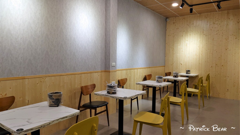 草沺鍋燒專賣店︱宛如小火鍋豐盛般的草屯豚骨鍋燒麵～111.3換手為 超人鍋燒專賣店