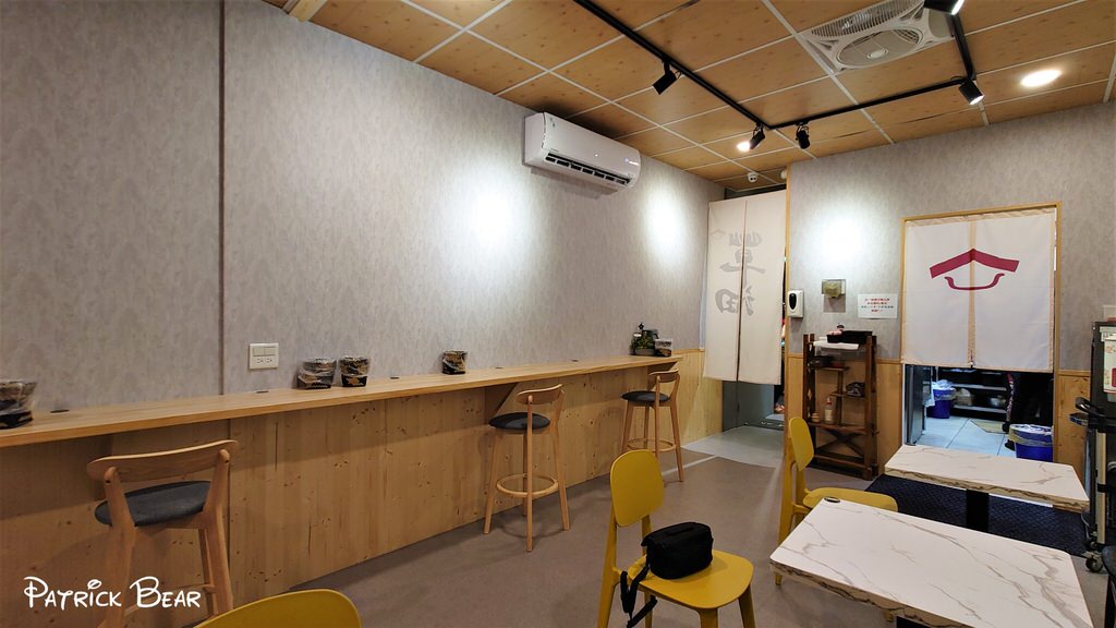 草沺鍋燒專賣店︱宛如小火鍋豐盛般的草屯豚骨鍋燒麵～111.3換手為 超人鍋燒專賣店