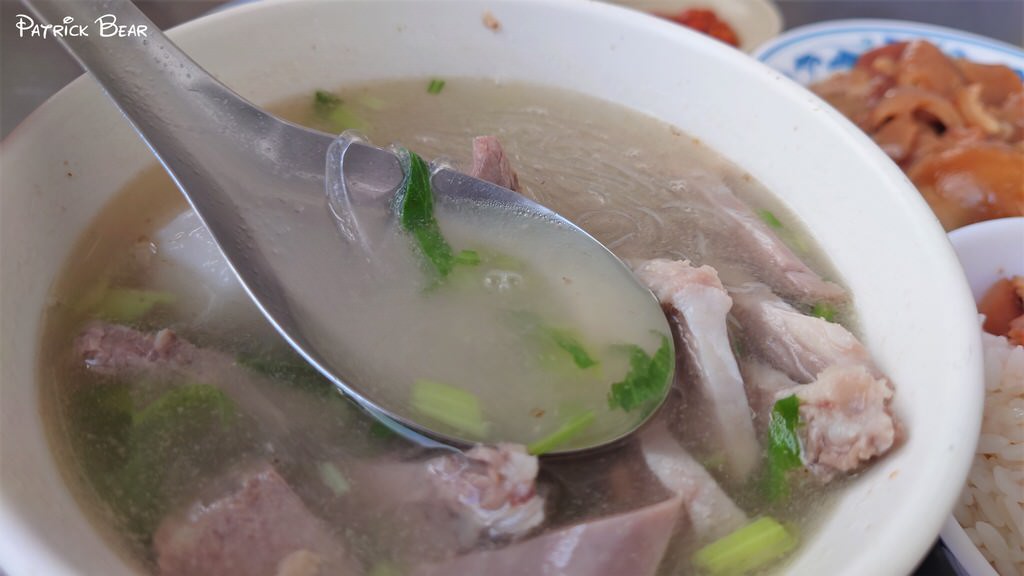 勇伯豬舌冬粉︱隱身駁二特區巷弄內60年老店的必吃高雄鹽埕美食～