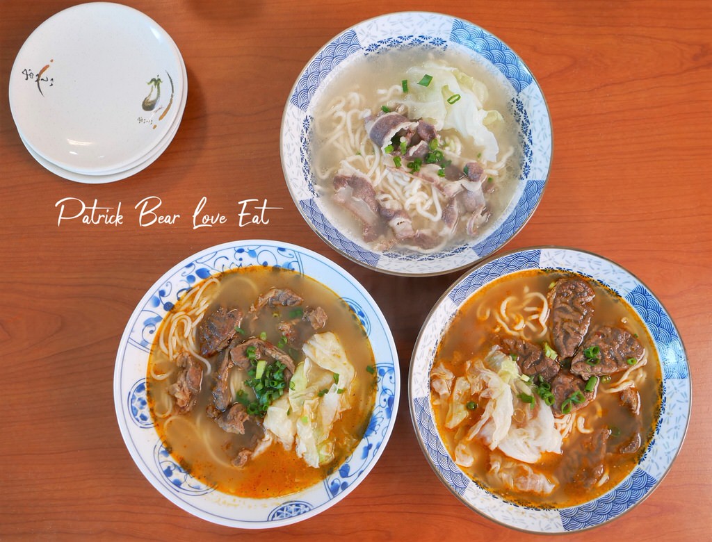 吃溜麵館︱香辣氣味很四川!在中興新村超人氣麵食～113年在臺中太平區開新分店囉!推薦總匯系列&口水雞～