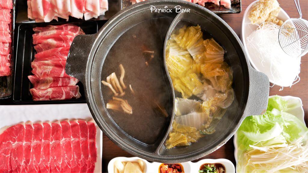 荷塘月色火鍋店︱主打和牛、捲餅、牛肉麵吃到飽的中興新村火鍋店～114.7月搬至南投，更名為”小聚場”!