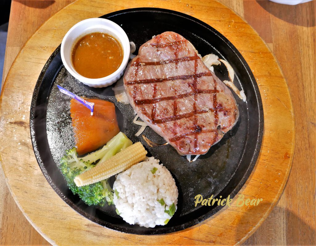 史堤克牛排草屯店︱在南投草屯知名連鎖美式牛排自助餐廳，109年10月開幕~超級推薦薯條💗好吃到讓我記憶深刻!