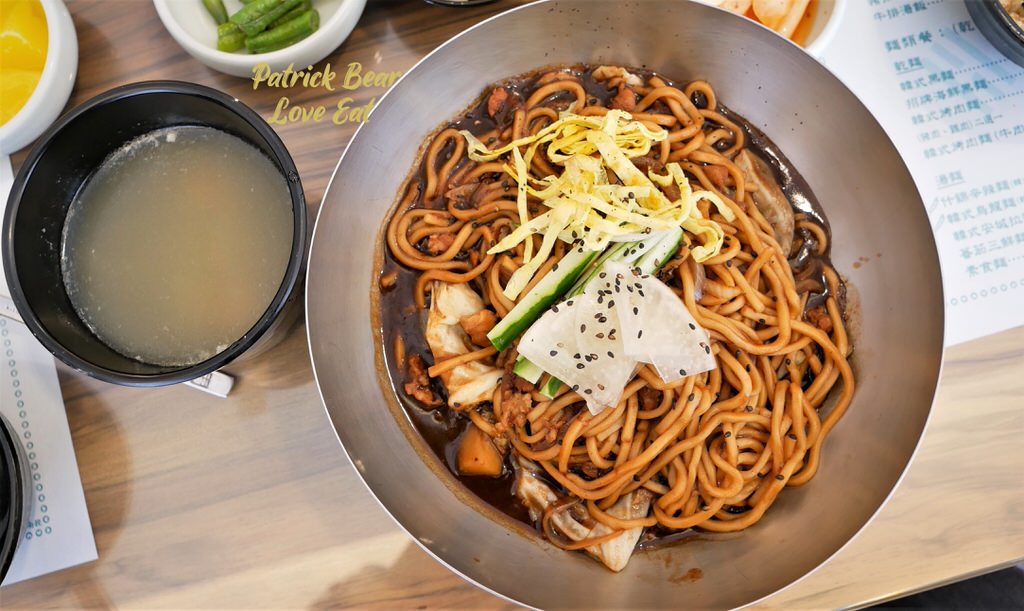 韓鮮韓式料理草屯店︱主打內用小菜無限供應的韓式美食，原本總店在南投市，後來自開～110.7新開幕