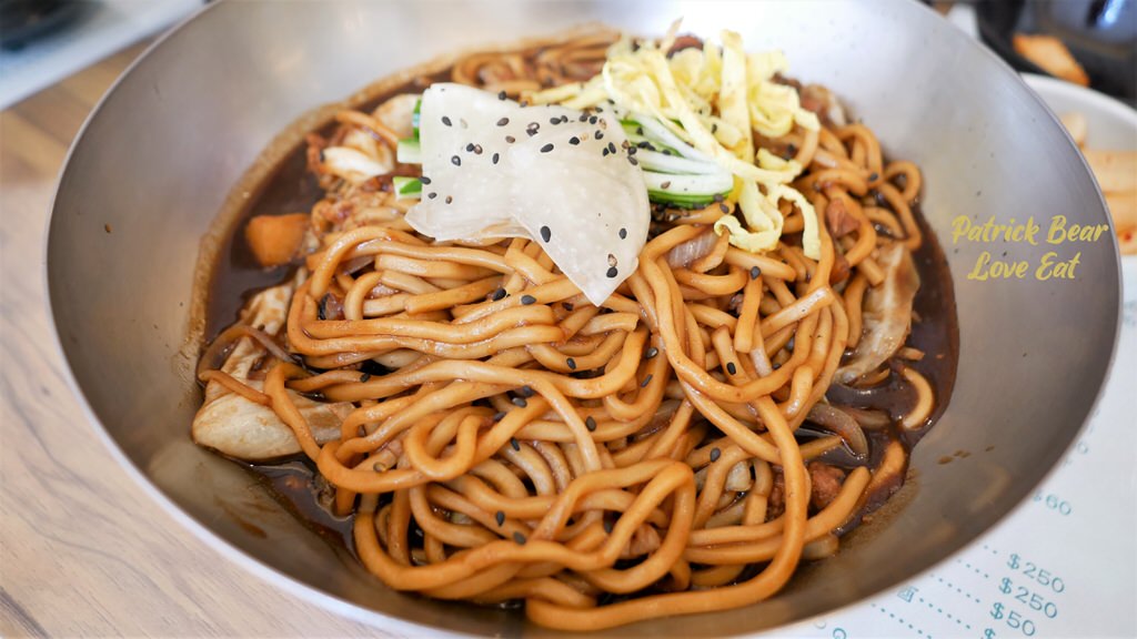 韓鮮韓式料理草屯店︱主打內用小菜無限供應的韓式美食，原本總店在南投市，後來自開～110.7新開幕