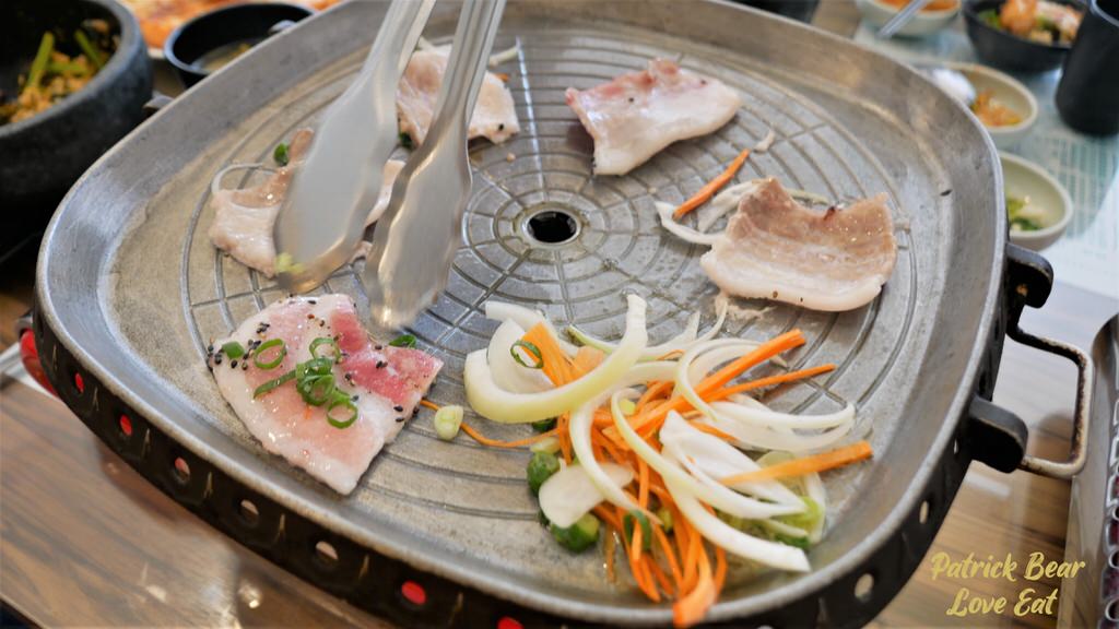 韓鮮韓式料理草屯店︱主打內用小菜無限供應的韓式美食，原本總店在南投市，後來自開～110.7新開幕