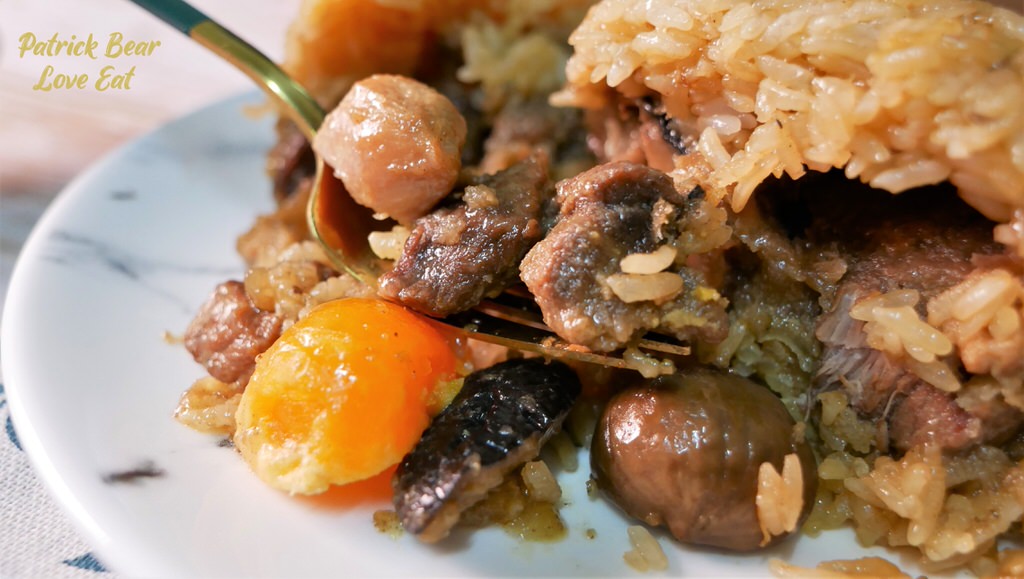 拾粵至尊粿蒸粽︱2024端午節慶限定巨無霸港式粿蒸粽，每顆重達12兩且粽料嚴選多種食材，根本就是肉粽至尊，佳節自用送禮兩相宜～拾粵茶餐館&李記港式燒臘隆重推出!