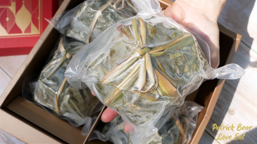 拾粵至尊粿蒸粽︱2024端午節慶限定巨無霸港式粿蒸粽，每顆重達12兩且粽料嚴選多種食材，根本就是肉粽至尊，佳節自用送禮兩相宜～拾粵茶餐館&李記港式燒臘隆重推出!