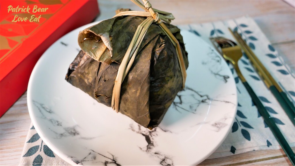 拾粵至尊粿蒸粽︱2024端午節慶限定巨無霸港式粿蒸粽，每顆重達12兩且粽料嚴選多種食材，根本就是肉粽至尊，佳節自用送禮兩相宜～拾粵茶餐館&李記港式燒臘隆重推出!