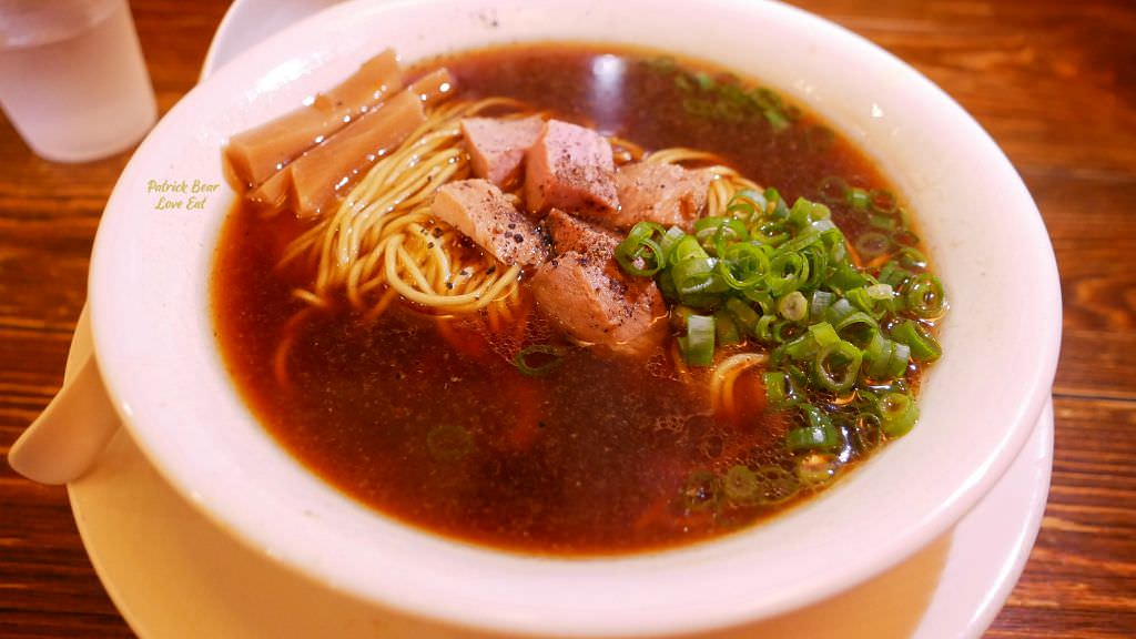 東京醬油拉麵超極丸｜花朵般盛開的台中拉麵，不論是濃郁或清湯一吃就上癮，好看好吃更好拍~SP綜合特製版本一次滿足!