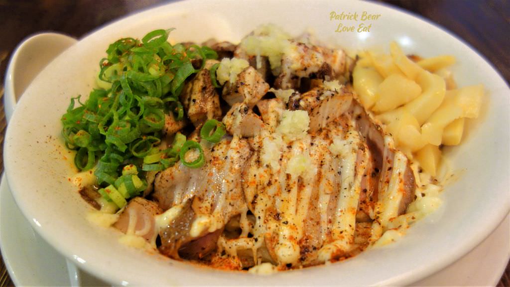 東京醬油拉麵超極丸｜花朵般盛開的台中拉麵，不論是濃郁或清湯一吃就上癮，好看好吃更好拍~SP綜合特製版本一次滿足!