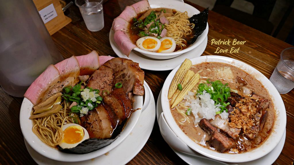 東京醬油拉麵超極丸｜花朵般盛開的台中拉麵，不論是濃郁或清湯一吃就上癮，好看好吃更好拍~SP綜合特製版本一次滿足!