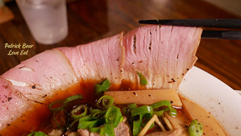 東京醬油拉麵超極丸｜花朵般盛開的台中拉麵，不論是濃郁或清湯一吃就上癮，好看好吃更好拍~SP綜合特製版本一次滿足!