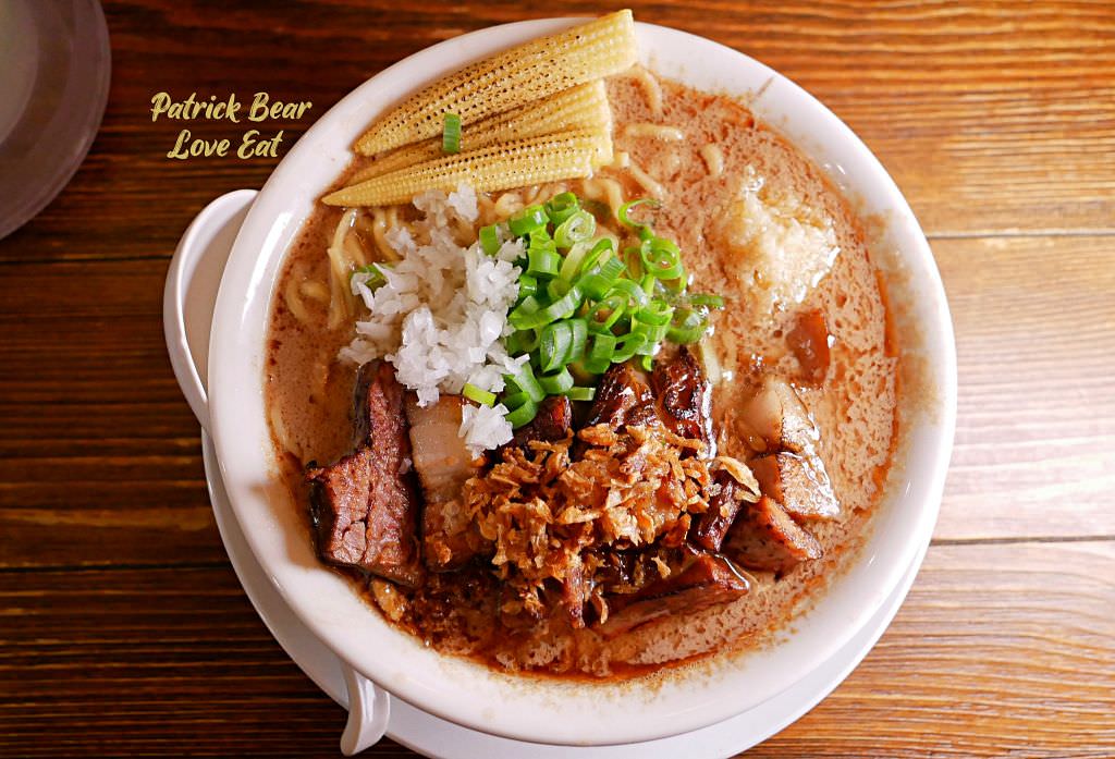 東京醬油拉麵超極丸｜花朵般盛開的台中拉麵，不論是濃郁或清湯一吃就上癮，好看好吃更好拍~SP綜合特製版本一次滿足!