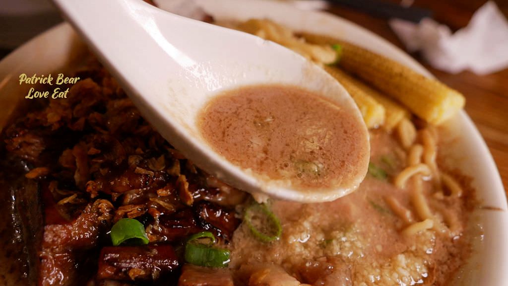 東京醬油拉麵超極丸｜花朵般盛開的台中拉麵，不論是濃郁或清湯一吃就上癮，好看好吃更好拍~SP綜合特製版本一次滿足!