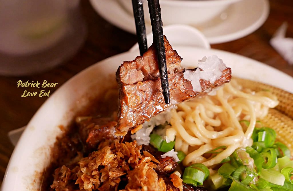 東京醬油拉麵超極丸｜花朵般盛開的台中拉麵，不論是濃郁或清湯一吃就上癮，好看好吃更好拍~SP綜合特製版本一次滿足!