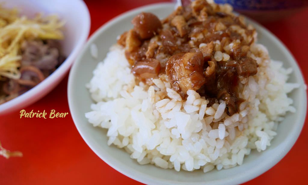 永通虱目魚粥｜來學甲必吃2023米其林必比登推介連續兩年的在地家常美食，2023.8菜單，開店近一甲子老店～民國54年開業!