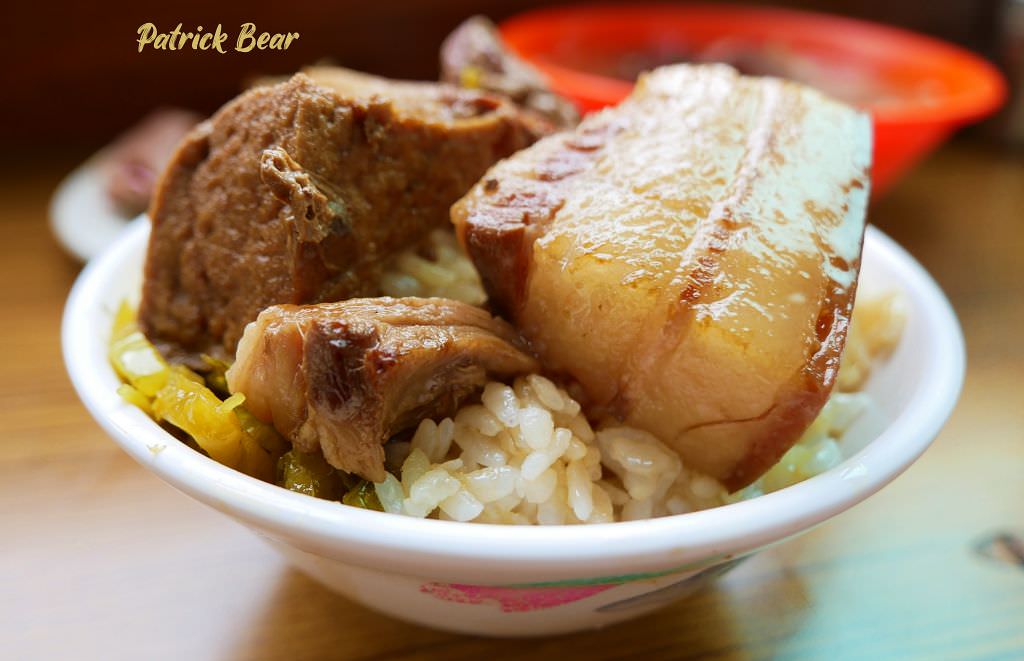 藍古早味︱南投草屯太平路萊爾富旁的神祕爌肉飯，價格親民又美味～103.2創立