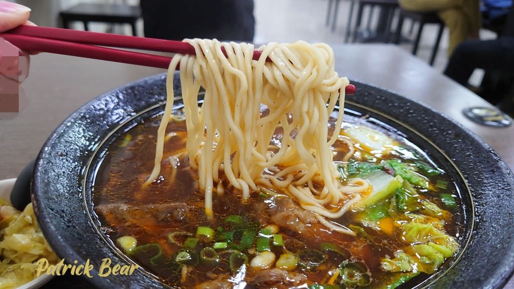 九號麵館｜明亮乾淨且再訪率高到破表的草屯麵館!!!牛肉麵、水餃都好吃～111.8.20重新改版～