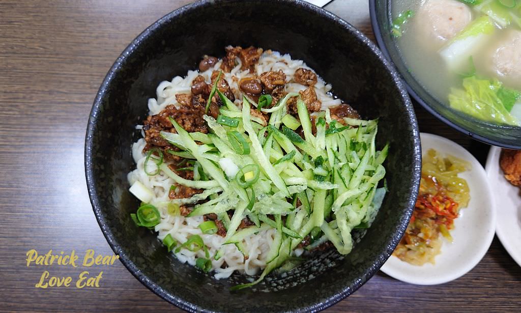九號麵館｜明亮乾淨且再訪率高到破表的草屯麵館!!!牛肉麵、水餃都好吃～111.8.20重新改版～