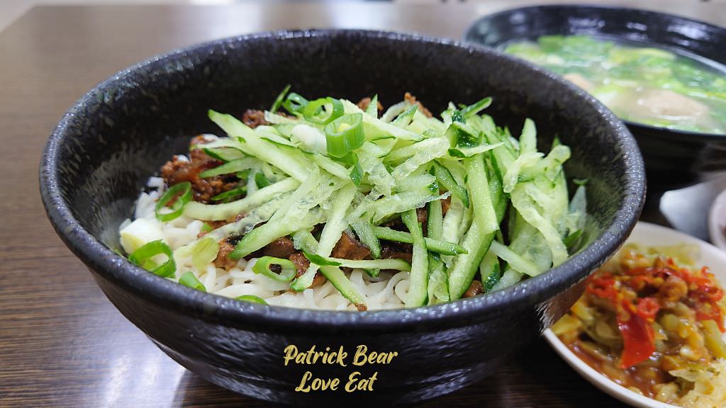 九號麵館｜明亮乾淨且再訪率高到破表的草屯麵館!!!牛肉麵、水餃都好吃～111.8.20重新改版～