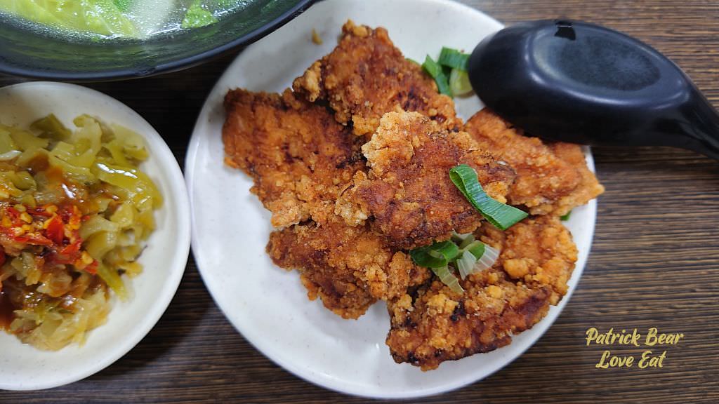 九號麵館｜明亮乾淨且再訪率高到破表的草屯麵館!!!牛肉麵、水餃都好吃～111.8.20重新改版～
