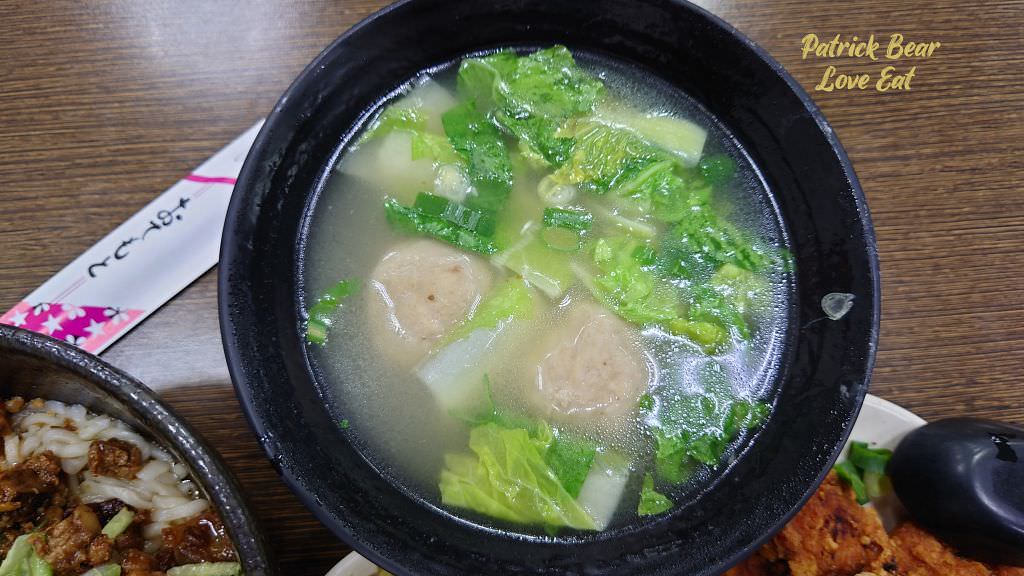 九號麵館｜明亮乾淨且再訪率高到破表的草屯麵館!!!牛肉麵、水餃都好吃～111.8.20重新改版～