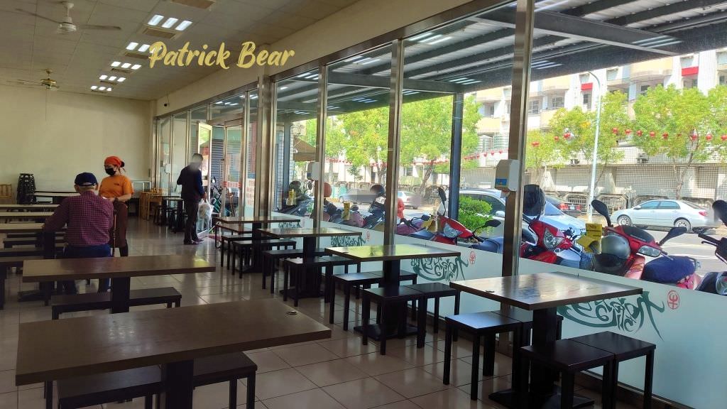 九號麵館｜明亮乾淨且再訪率高到破表的草屯麵館!!!牛肉麵、水餃都好吃～111.8.20重新改版～