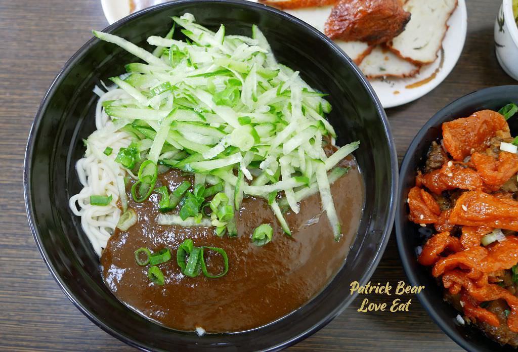 九號麵館｜明亮乾淨且再訪率高到破表的草屯麵館!!!牛肉麵、水餃都好吃～111.8.20重新改版～