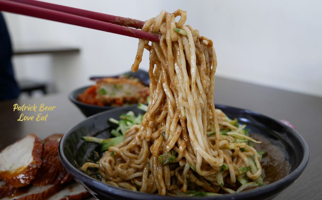 九號麵館｜明亮乾淨且再訪率高到破表的草屯麵館!!!牛肉麵、水餃都好吃～111.8.20重新改版～