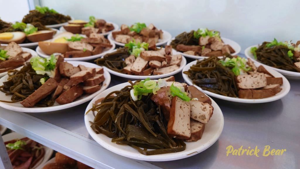 九號麵館｜明亮乾淨且再訪率高到破表的草屯麵館!!!牛肉麵、水餃都好吃～111.8.20重新改版～