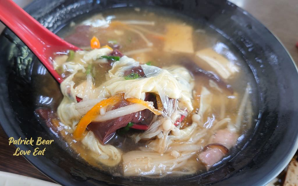 九號麵館｜明亮乾淨且再訪率高到破表的草屯麵館!!!牛肉麵、水餃都好吃～111.8.20重新改版～