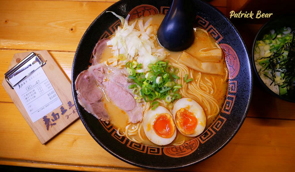 麵五三屋台ラーメン︱在田邊架起九州屋台的草屯拉麵店，能吃到柴窯五十三披薩!還有一定要預訂的田間小路五十一號麵包～111.3初訪