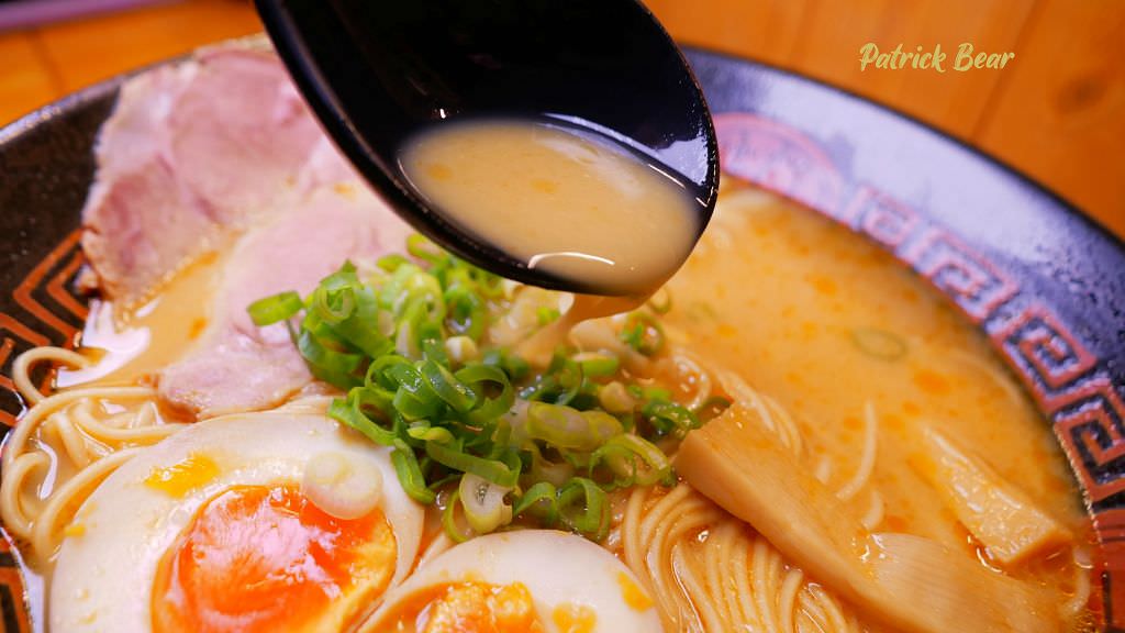 麵五三屋台ラーメン︱在田邊架起九州屋台的草屯拉麵店，能吃到柴窯五十三披薩!還有一定要預訂的田間小路五十一號麵包～111.3初訪