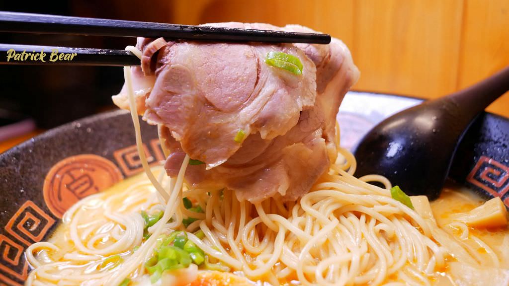 麵五三屋台ラーメン︱在田邊架起九州屋台的草屯拉麵店，能吃到柴窯五十三披薩!還有一定要預訂的田間小路五十一號麵包～111.3初訪