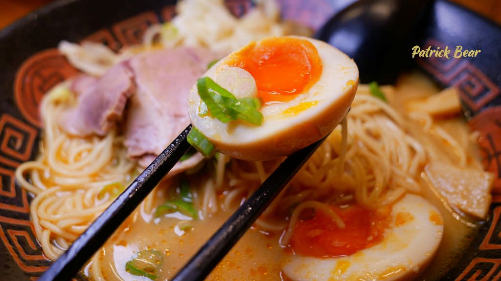 麵五三屋台ラーメン︱在田邊架起九州屋台的草屯拉麵店，能吃到柴窯五十三披薩!還有一定要預訂的田間小路五十一號麵包～111.3初訪